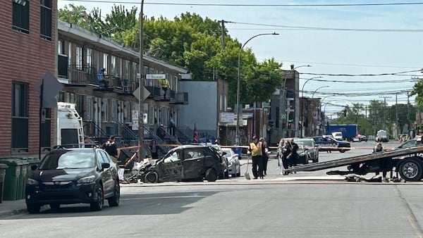 1 dead after car crash in Montreal